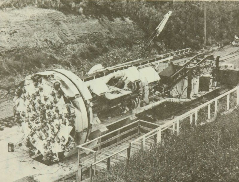 Tunnel boring machine