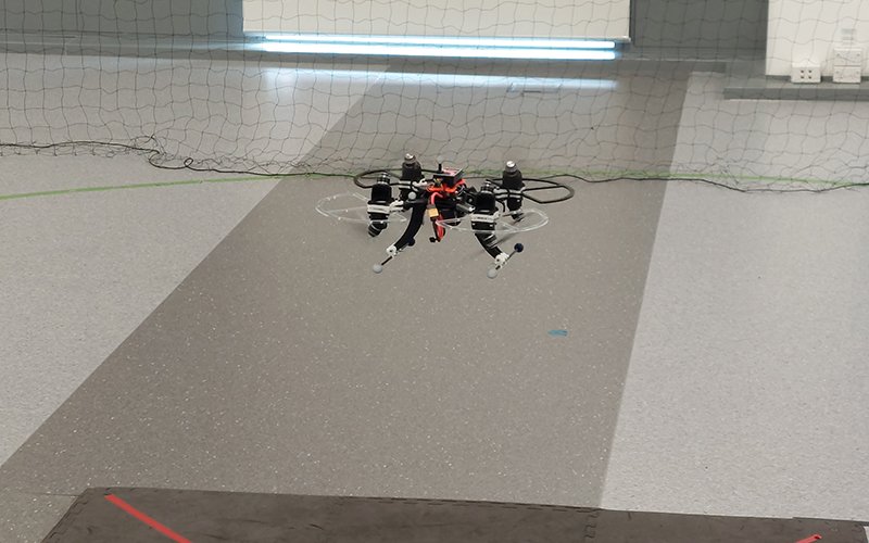 Overactuated-drone-flying2